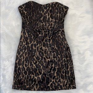 ✨Sexy✨ strapless leopard dress by GUESS